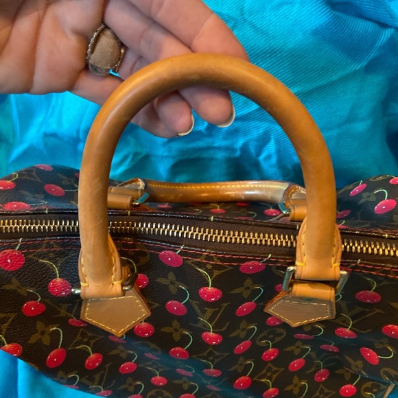 Authentic Cherry Louis Vuitton, SP1024 - Picture 4 of 8